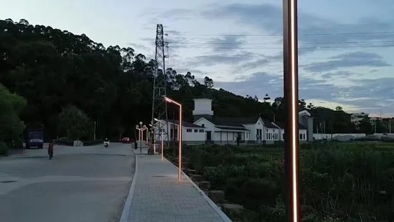 小型庭院户外照明灯：如何打造温馨舒适的户外空间